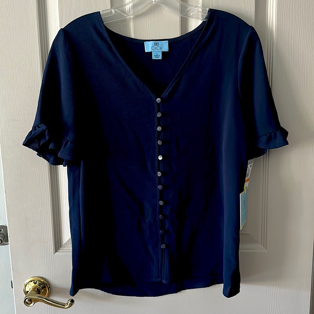 *NWT* CeCe Flutter Sleeve Top